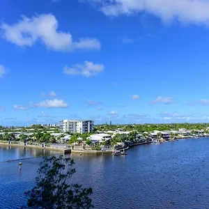 https://property-vine-broadwater-saltwater-apartments.queenslandhotels.net
